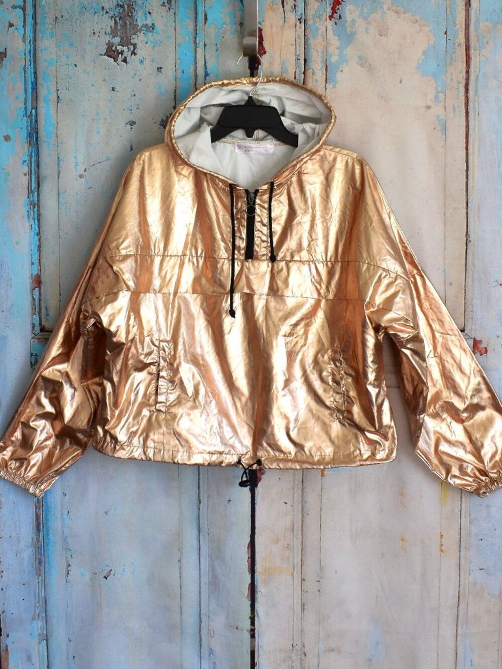 Women's No Boundaries Juniors' Hooded Windbreaker LARGE Gold Metallic